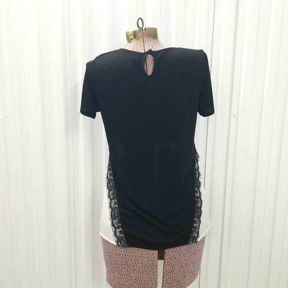 Worthington Black and White Striped with lace and Keyhole detail Top - Picture 2 of 7